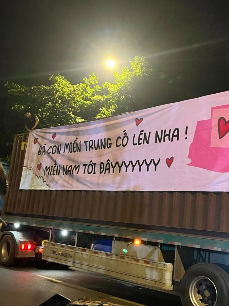 Tinh thần tương thân tương ái của đồng bào ta luôn đáng quý như thế! Nguồn: @couldbeloved___