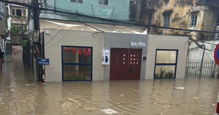 Tình trạng ngập gây khó khăn kinh doanh. Ảnh chỉ có tính chất minh hoạ: Linh Trang