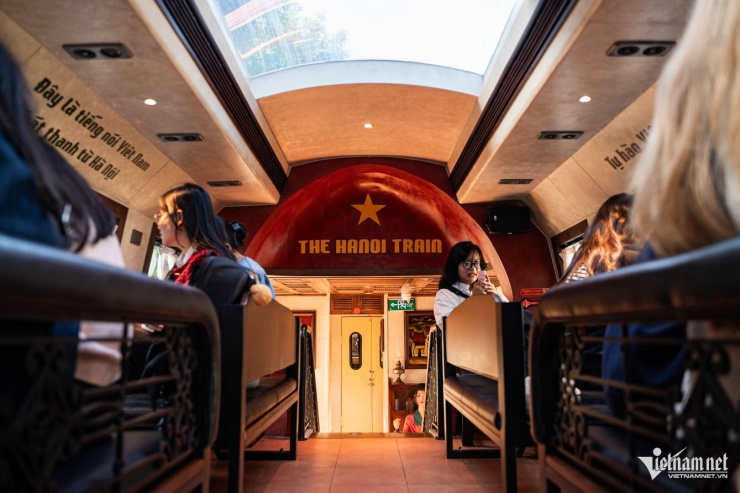 Toa tàu được thiết kế theo phong cách cổ điển pha hiện đại