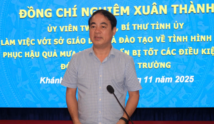 Bí thư Tỉnh ủy Khánh Hòa Nghiêm Xuân Thành phát biểu tại buổi làm việc.