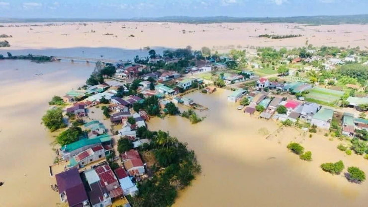 Nhiều khu vực ở Đắk Lắk chìm trong biển nước.