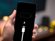 Pin điện thoại có bị ‘chai’ nếu vừa sạc vừa dùng không?