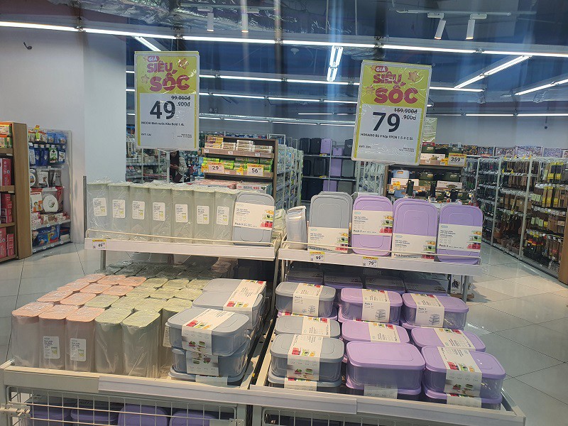 Hàng tiêu dùng cũng được một số siêu thị giảm giá "siêu sốc" nhân dịp Black Friday 2025.