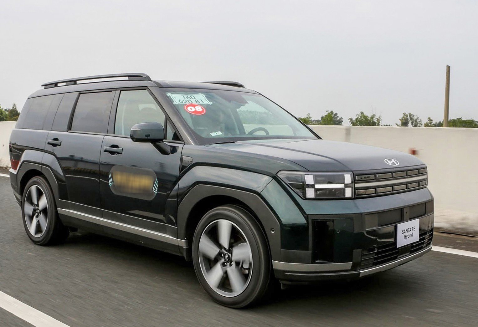 Hyundai Việt Nam xác nhận đặt cọc phiên bản Hybrid của SantaFe.