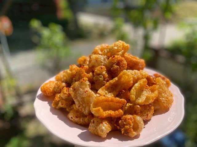 Bì lợn chiên giòn là món ăn vặt siêu ngon