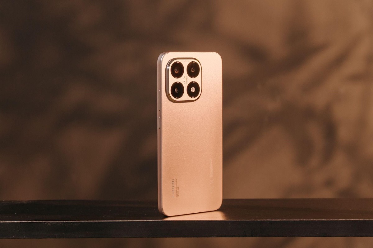 Xiaomi 15T Pro với điểm nhấn là cụm camera Leica.
