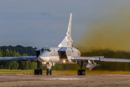 16 oanh tạc cơ chiến lược Tu-22M3 của Nga bất ngờ tái xuất, gây áp lực với Ukraine