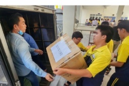 Giáo dục - du học - Những món quà nhỏ, tình thương lớn từ học sinh TPHCM