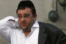 Trùm đa cấp từng được ông Trump ân xá lại phải ngồi tù vì lừa đảo