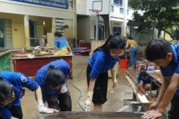 Giáo dục - du học - Hàng trăm trường còn ngổn ngang sau lũ, Khánh Hòa chi khẩn cấp 1–2 tỷ đồng cho từng địa phương