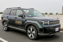 Đại lý Hyundai nhận cọc dòng xe SantaFe Hybrid mới