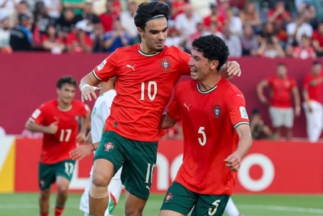 Đàn em Ronaldo hạ Brazil trên chấm luân lưu, lần đầu vào chung kết U17 World Cup