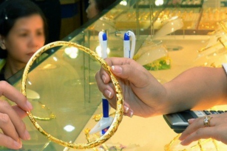 Giá vàng hôm nay 25-11: Vàng thế giới tăng rất mạnh