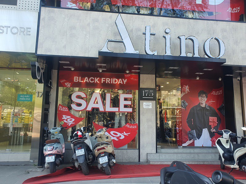 Trong đó, mặt hàng được nhiều người quan tâm nhất đó là đồ điện máy, thời trang, mỹ phẩm và hàng tiêu dùng.