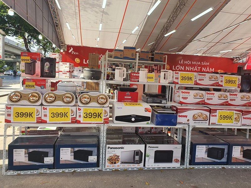 Từ điện tử, điện lạnh đến điện gia dụng đều giảm giá lớn nhất năm.
