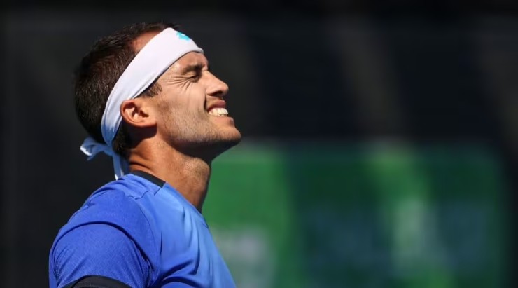 Kicker hiện đang xếp ngoài top 250 thế giới