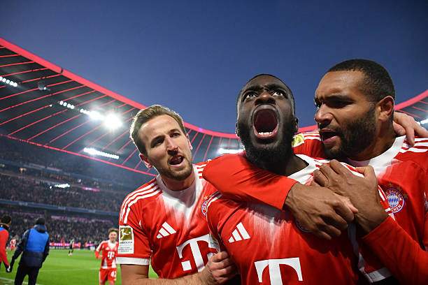 Kane và các đồng đội tiếp tục ghi bàn như máy ở mọi mặt trận