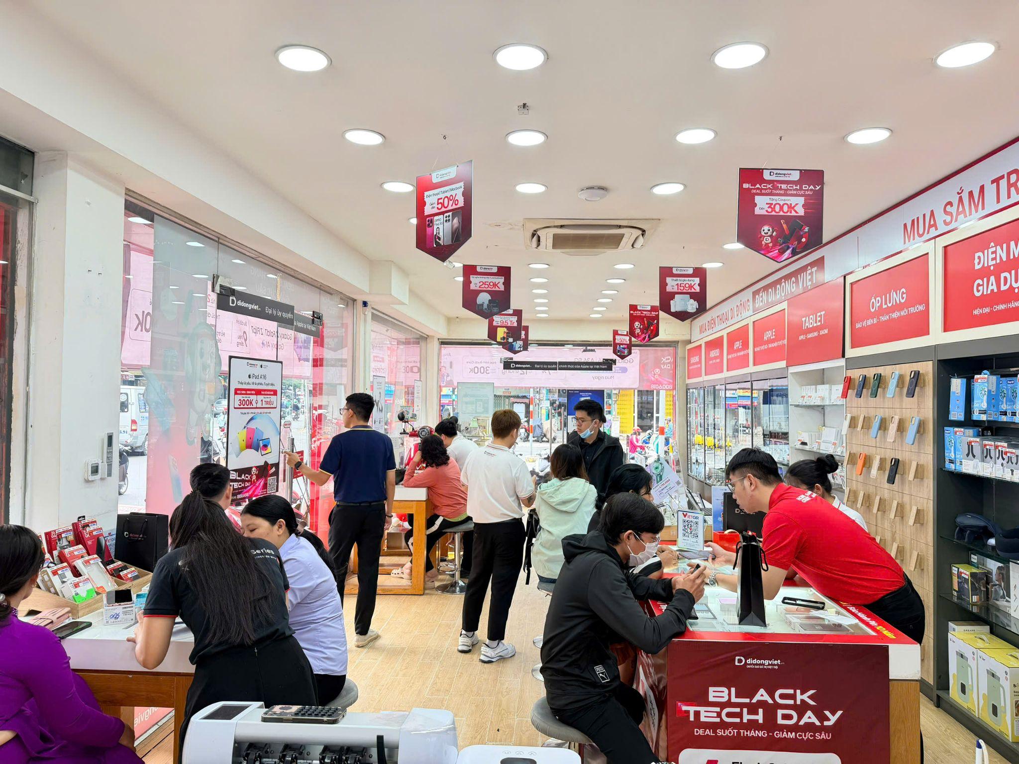 Khách hàng tin chọn Di Động Việt để lên đời iPhone 17, iPhone Air và sản phẩm công nghệ chính hãng.