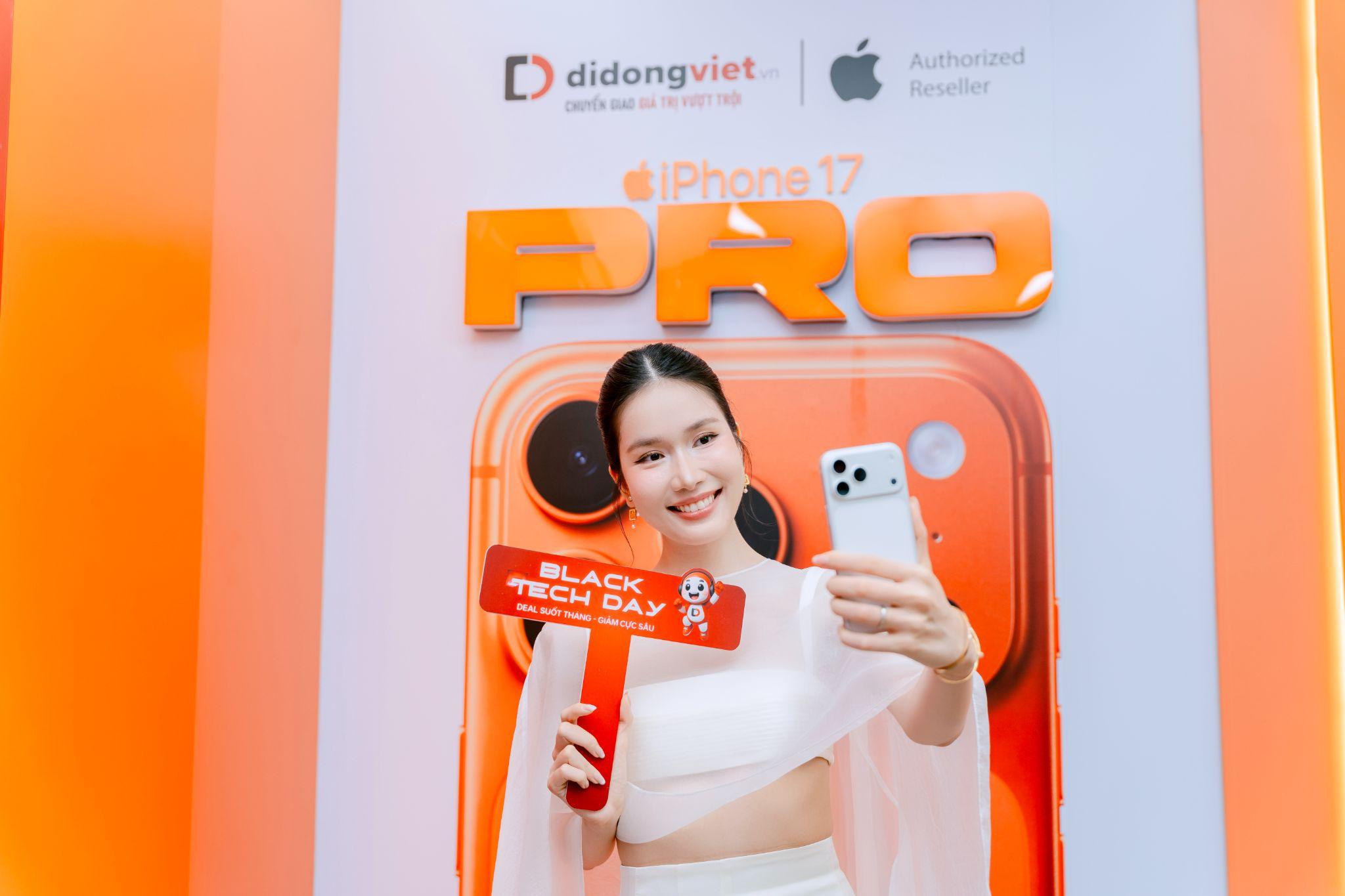 Á hậu Phương Anh tậu ngay iPhone 17 Pro Max màu bạc đang được săn đón.