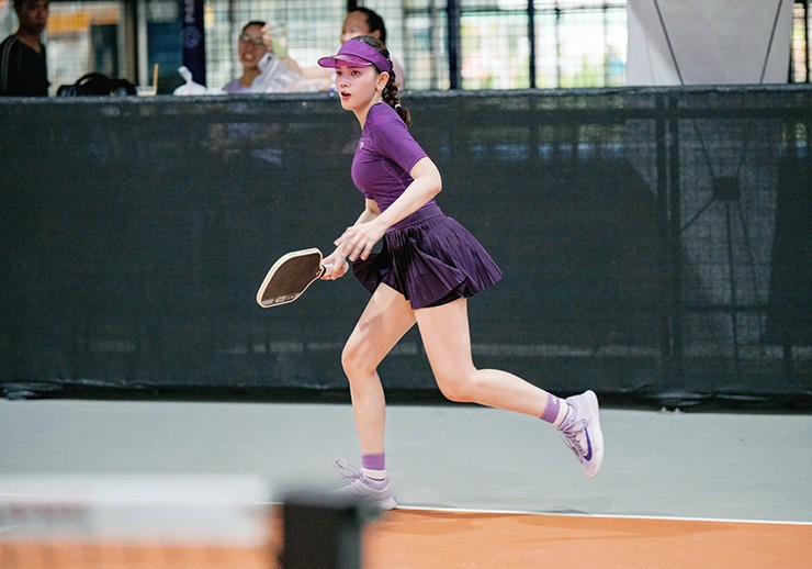 Hot girl Kiều Trinh khoe đường cong trên sân pickleball, “khóc cạn nước mắt” vì thua ngược - 6
