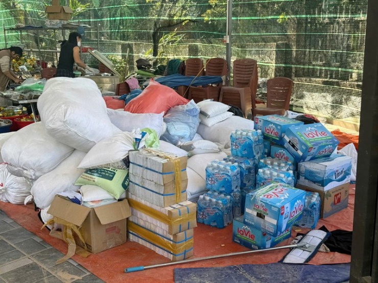 Chỉ sau vài ngày, nhóm của anh Thành đã quyên góp được hơn 20 tấn hàng 