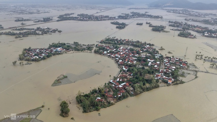 Thôn ở Đăk Lăk bị cô lập một tuần trong lũ - 1