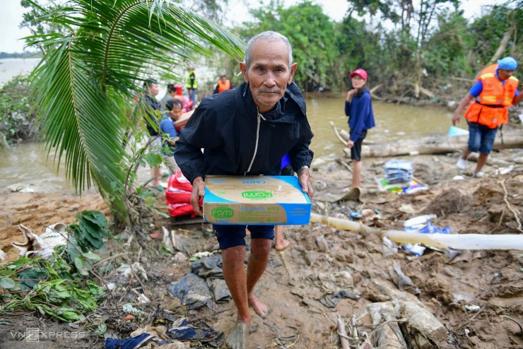 Thôn ở Đăk Lăk bị cô lập một tuần trong lũ - 7
