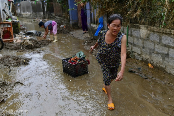Thôn ở Đăk Lăk bị cô lập một tuần trong lũ - 15
