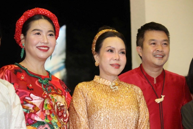 Thảm đỏ gây chú ý nhất giới điện ảnh, đạo diễn nghìn tỷ Lý Hải và Trấn Thành hiếm hoi chạm mặt - 6