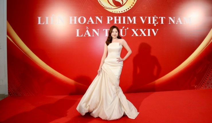 Thảm đỏ gây chú ý nhất giới điện ảnh, đạo diễn nghìn tỷ Lý Hải và Trấn Thành hiếm hoi chạm mặt - 12