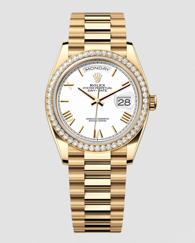 Thiết kế Rolex Day-Date Oyster vàng 18K đính kim cương có giá 57.300 USD (hơn 1,5 tỷ đồng), khả năng dự trữ năng lượng xấp xỉ 70 giờ, chống nước ở độ sâu 100 mét.