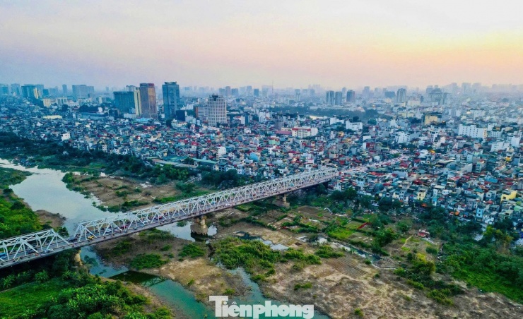 Dự án bao gồm khu dân cư hiện hữu, khu dân cư tái thiết và xây dựng mới, hỗn hợp công cộng, thương mại dịch vụ, công viên chuyên đề (công nghệ, văn hóa, lễ hội, lịch sử, nghệ thuật, vui chơi giải trí), làng nghề, cảng du lịch, cây xanh cảnh quan...