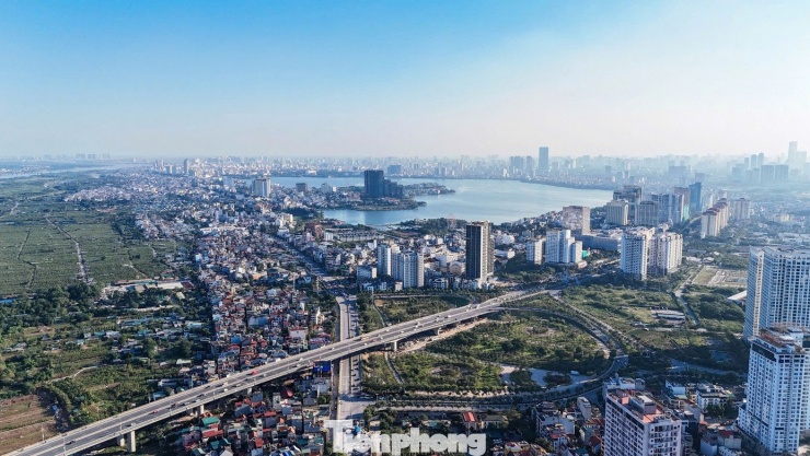 Đoạn từ cầu Thanh Trì đến cầu Mễ Sở là khu vực thương mại, dịch vụ, vận chuyển, công viên nông nghiệp sinh thái, bao gồm khu dân cư hiện hữu và xây dựng mới, công cộng, dịch vụ, du lịch, cụm công nghiệp, làng nghề, công viên, cây xanh...