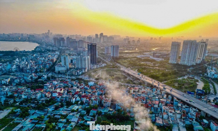 Tổng vốn đầu tư dự kiến khoảng 338.000 tỷ đồng, được thực hiện theo phương thức đối tác công tư. Thành phố Hà Nội dự kiến khởi công dự án vào ngày 19/12 tới, phấn đấu hoàn thành vào năm 2030.