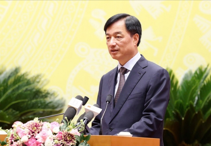 Bí thư Thành ủy Hà Nội Nguyễn Duy Ngọc phát biểu tại kỳ họp.