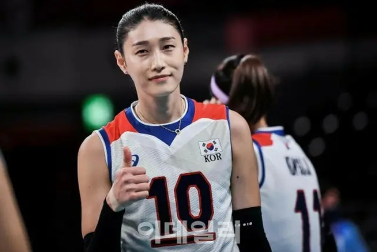 "Nữ thần bóng chuyền số 1 châu Á" nhận giải xuất sắc nhất năm dù đã giải nghệ