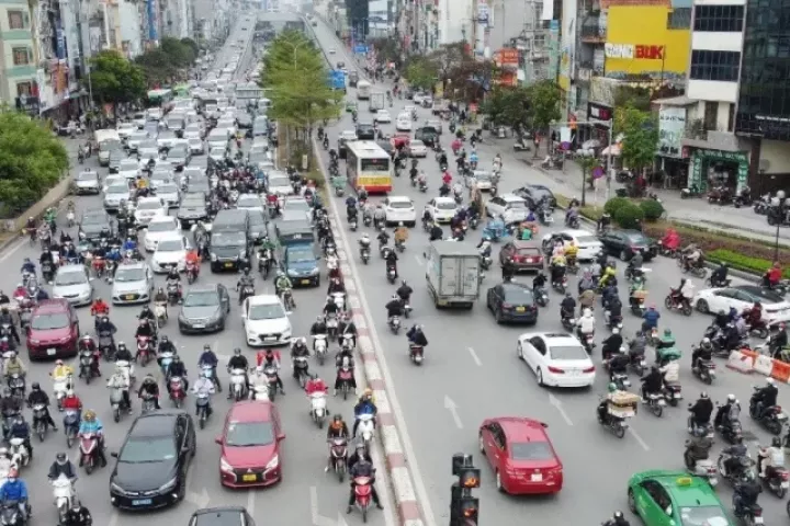 Hà Nội chính thức cấm xe máy xăng vào 9 phường phát thải thấp theo khung giờ từ 1/7/2026