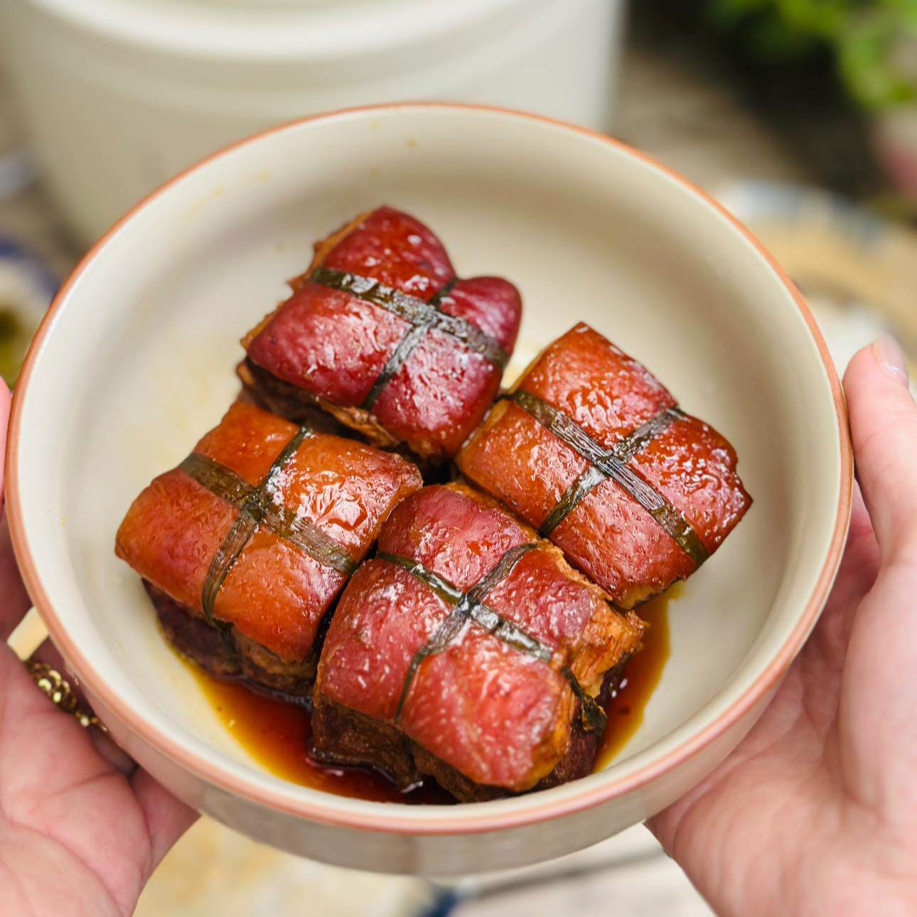 Món thịt ba chỉ kho ngon "bất bại", cả nhà thi nhau gắp - 1