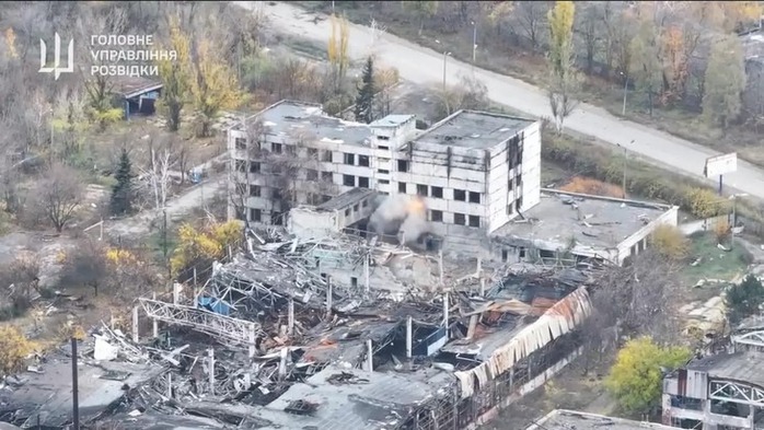 Ảnh chụp video về tình hình chiến sự tại TP Pokrovsk được cơ quan tình báo Ukraine (HUR) công bố ngày 4-11. Ảnh: HUR