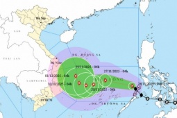 Bão số 15 được dự báo sẽ quần thảo rất lâu trên Biển Đông, gây đợt mưa lớn cho miền Trung