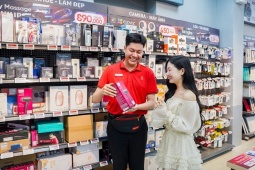 CellphoneS mở "sale rực trời" Black FireDay với ưu đãi đến 50%++