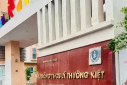 Vẫn dạy thêm trái quy định