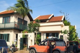 Cả làng du lịch ở Đắk Lắk 'hò nhau' đón khách miễn phí, chở đồ cứu trợ vùng lũ