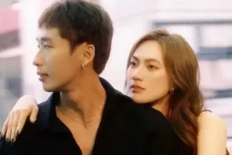 Đôi tình nhân đánh bại Thái Hòa, Hồng Đào