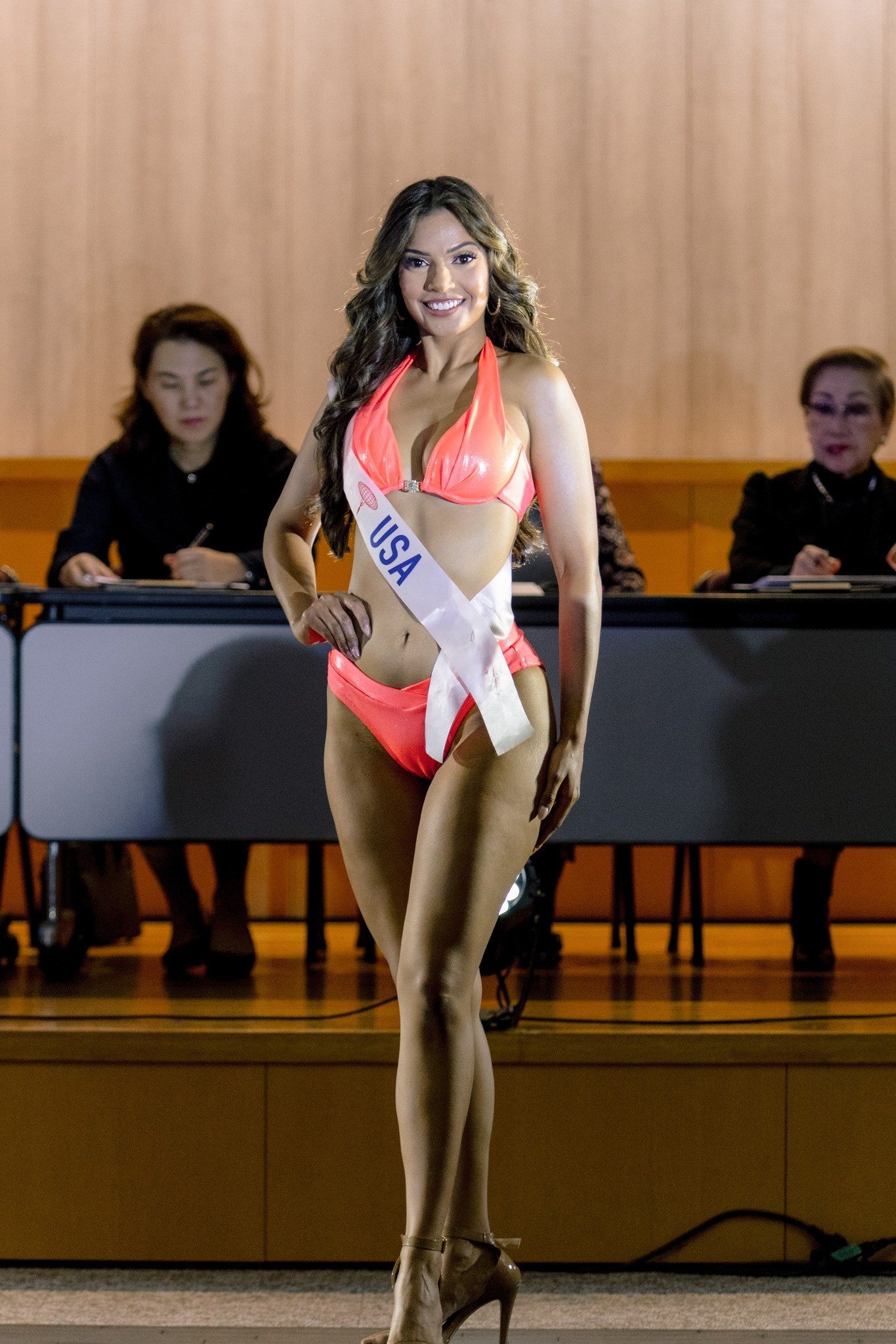 Cuộc thi Hoa hậu Quốc tế 2025 là lần tổ chức thứ 63. Trong chung kết, ba thí sinh thắng vote từng khu vực sẽ được xướng tên vào top 20. Top 20 sẽ trình diễn trang phục áo tắm và dạ hội. Sau đó, một thí sinh trong top 20 sẽ vào thẳng top 10 thông qua bình chọn của khán giả. Top 10 chia sẻ các sáng kiến về Mục tiêu phát triển bền vững (SDGs) của họ. Cuối cùng, giám khảo chọn ra top 5 để giành vương miện bằng cách trả lời một câu hỏi chung.