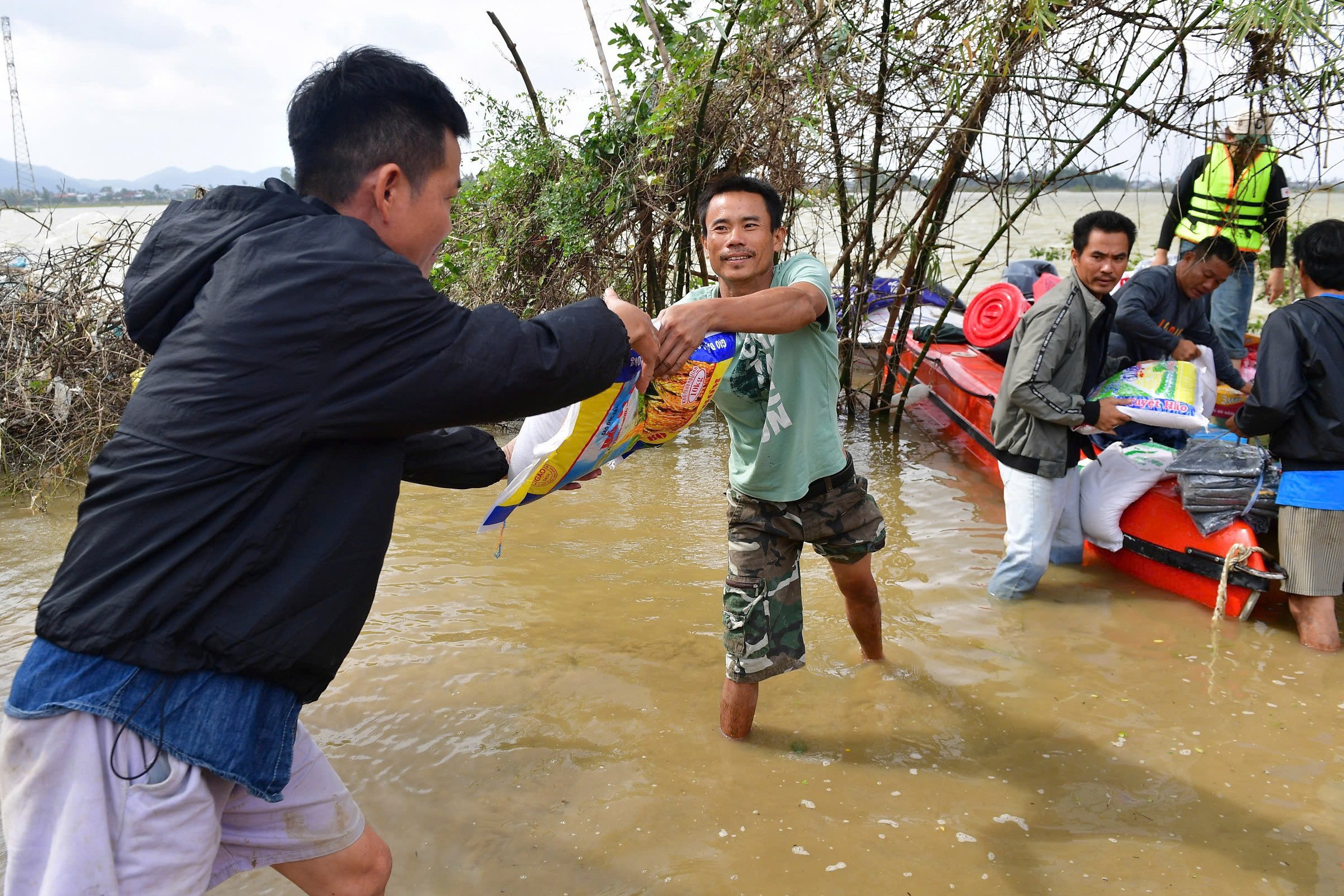 Thôn ở Đăk Lăk bị cô lập một tuần trong lũ - 5