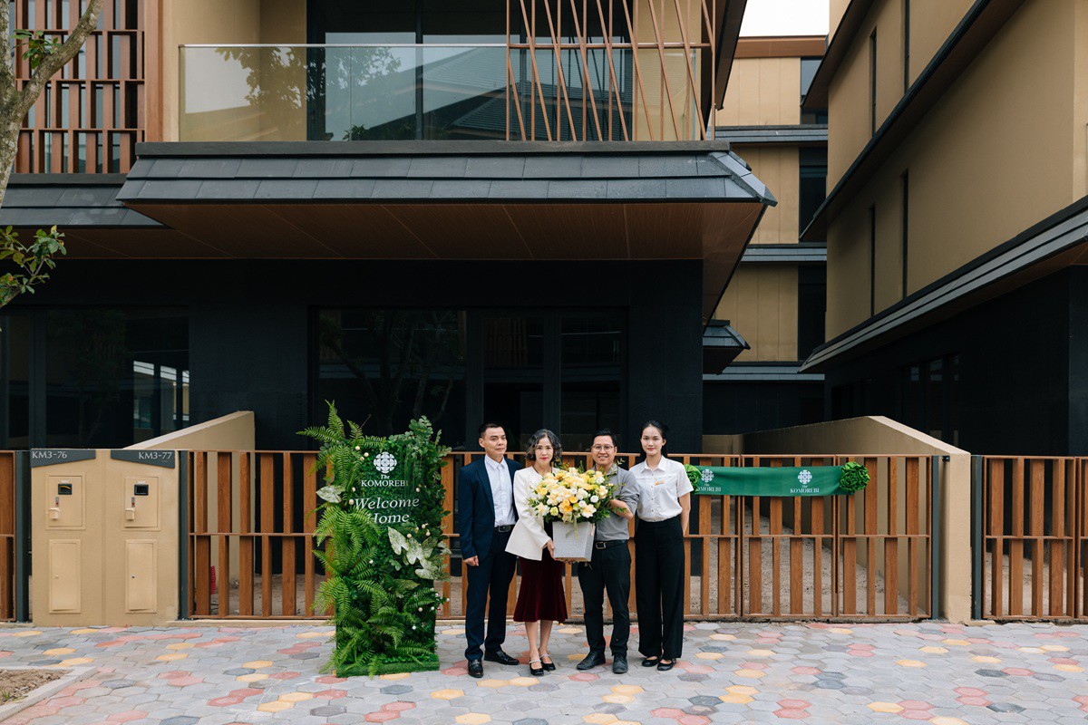 Khách hàng chia sẻ sự hài lòng trong ngày nhận nhà mới