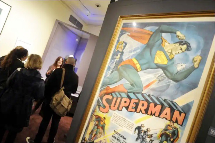 Dọn dẹp gác cũ, tìm thấy “kho báu” gần 240 tỷ đồng - 2