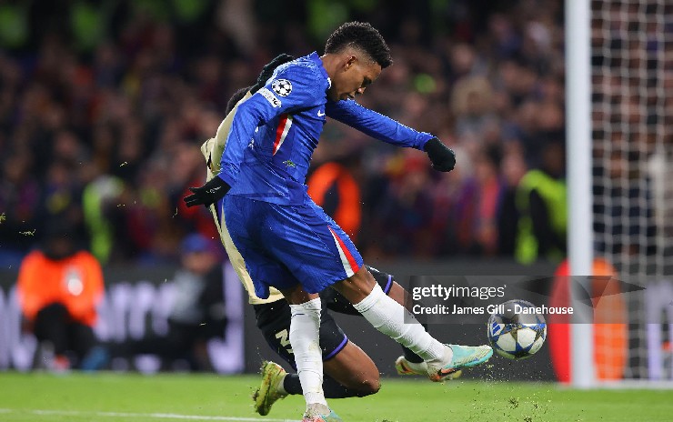 Estevao thi đấu cực hay trước Barca