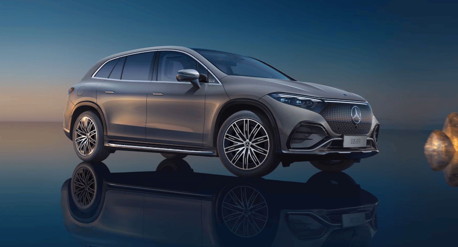 Bản GLS trang bị động cơ 3.0L Turbo, sản sinh công suất 367 mã lực còn bản EQS sử dụng hai mô tơ điện với tổng công suất 442 mã lực